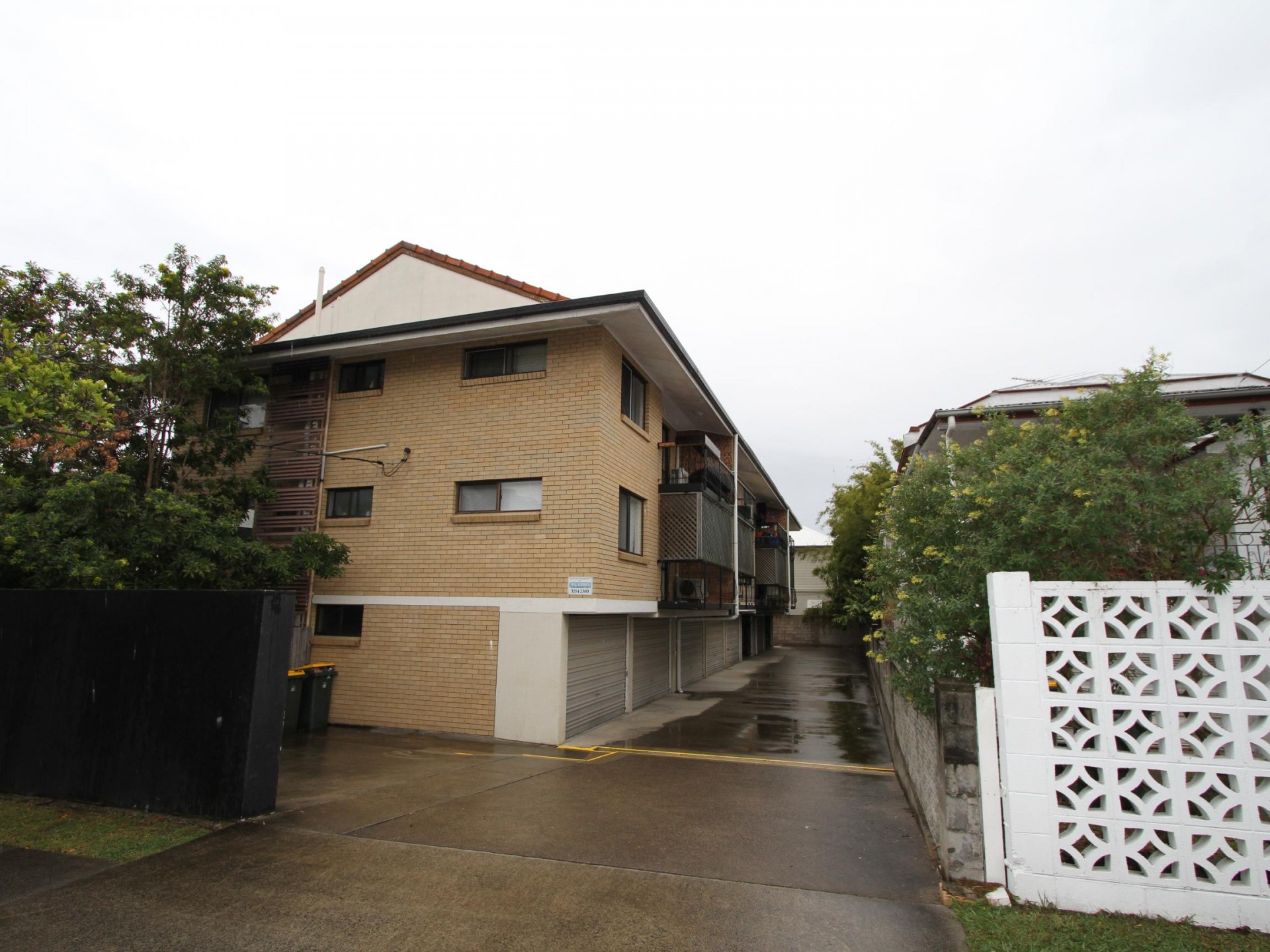 Prime location 2 bed ready to go