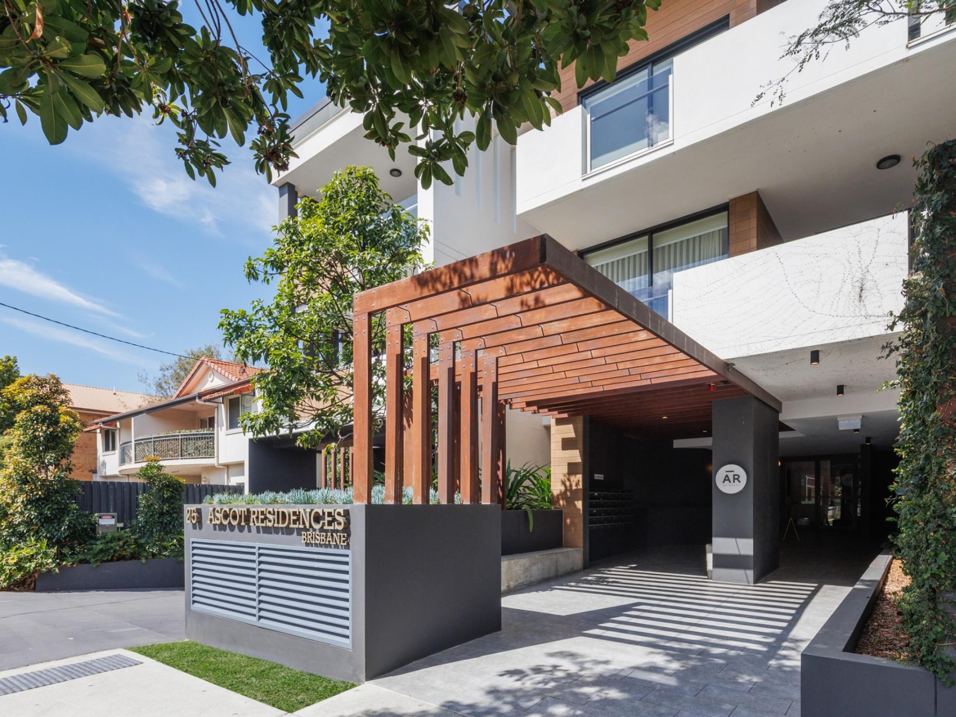 Large Exclusive Ground Floor Residence  (Vacant Possession Possible)