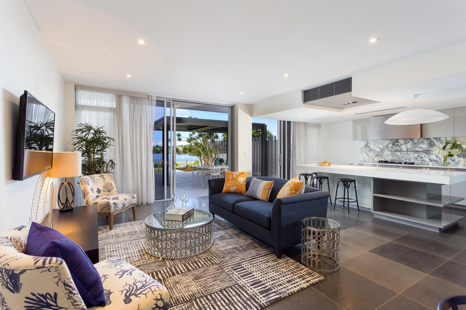 One of a kind – large ground floor penthouse Style – be quick